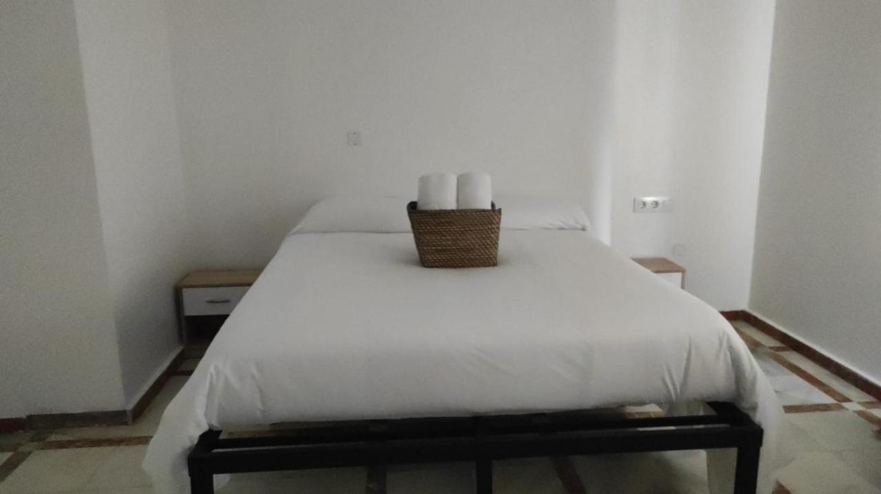 Convenient Rooms - Ferry, Train & Bus Station - Algeciras Exterior photo